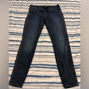 Dark wash skinny Jean with soft details